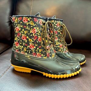 Ladies Sporto Boots - Size 8